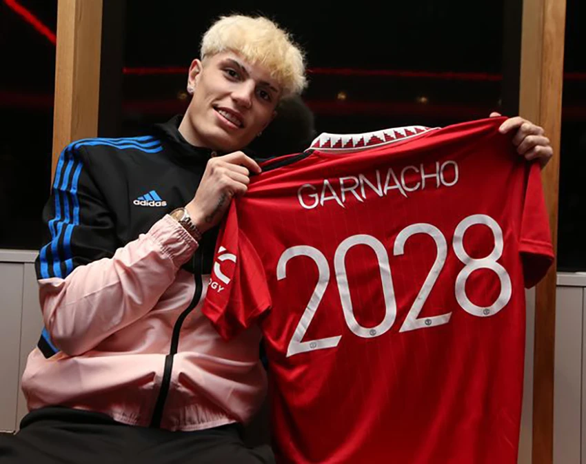 Garnacho ký hợp đồng mới với MU đến tận năm 2028. ẢNH: GETTY Garnacho ký hợp đồng mới với MU đến tận năm 2028. ẢNH: GETTY
