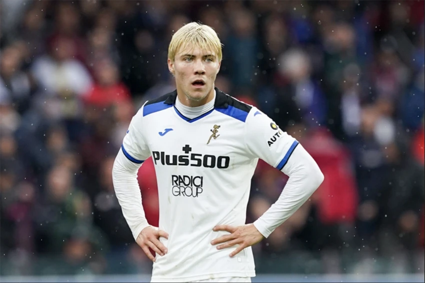 Rasmus Hojlund là tiền đạo trẻ tiềm năng chứ chưa phải siêu sao được kiểm chứng. ẢNH: GETTY Rasmus Hojlund là tiền đạo trẻ tiềm năng chứ chưa phải siêu sao được kiểm chứng. ẢNH: GETTY
