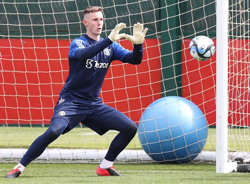 Dean Henderson vẫn còn cơ hội là thủ môn số 1 MU mùa tới. ẢNH: GETTY Dean Henderson vẫn còn cơ hội là thủ môn số 1 MU mùa tới. ẢNH: GETTY