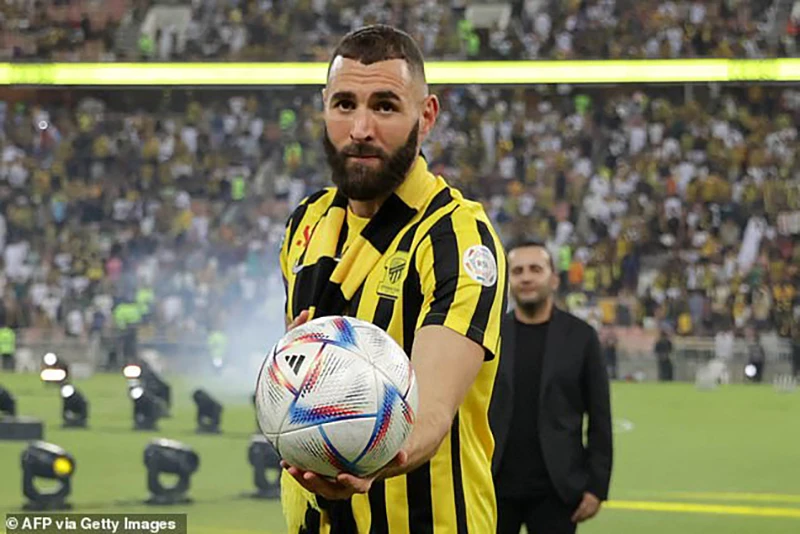 Đương kim quả bóng vàng thế giới Benzema cũng đến Saudi Arabia chơi bóng. ẢNH: GETTY Đương kim quả bóng vàng thế giới Benzema cũng đến Saudi Arabia chơi bóng. ẢNH: GETTY