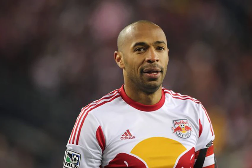 Henry từng chơi trên mặt cỏ nhân tạo tại giải MLS. ẢNH: GETTY Henry từng chơi trên mặt cỏ nhân tạo tại giải MLS. ẢNH: GETTY