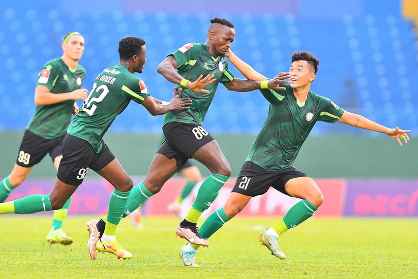 V-League nóng ở hai đầu ảnh 1 V-League nóng ở hai đầu ảnh 1