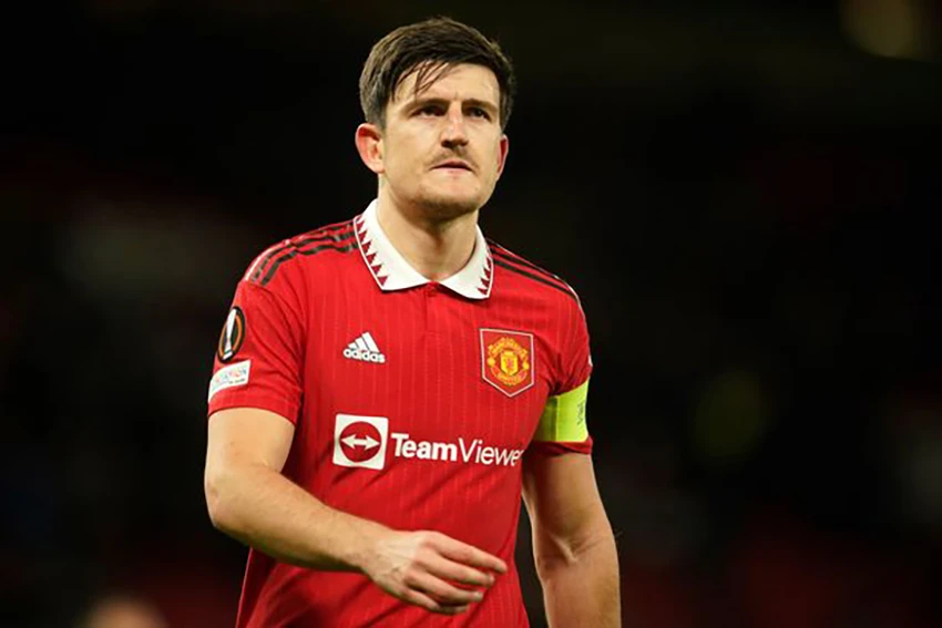 Harry Maguire bị Ten Hag tước băng đội trưởng MU. ẢNH: GETTY Harry Maguire bị Ten Hag tước băng đội trưởng MU. ẢNH: GETTY