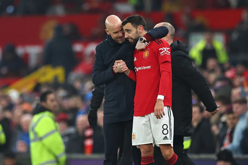 Ten Hag đã giải thích lí do vì sao chọn Bruno Fernandes làm đội trưởng MU. ẢNH: GETTY Ten Hag đã giải thích lí do vì sao chọn Bruno Fernandes làm đội trưởng MU. ẢNH: GETTY