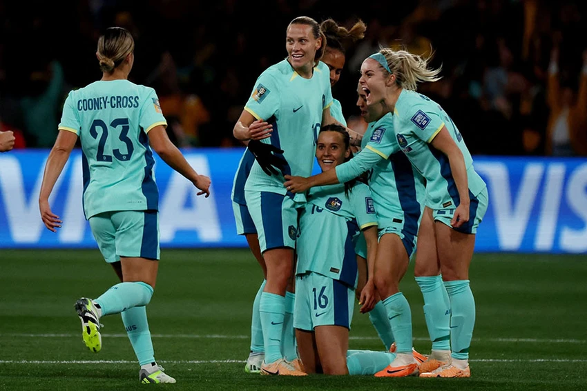 Chiến thắng đậm và lên ngôi đầu bảng của Úc khiến FIFA thở phào nhẹ nhõm.