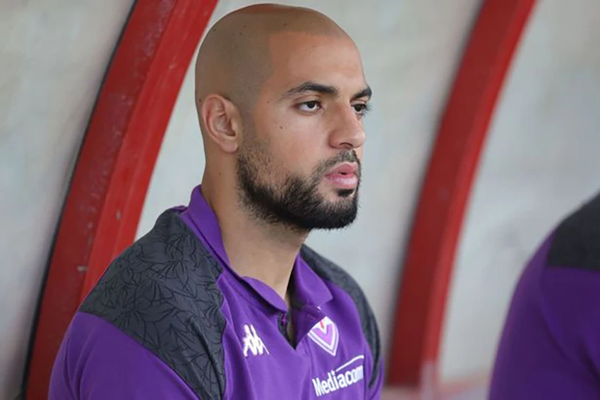 ... nhưng Amrabat vẫn đang mỏi mòn chờ MU gửi lời đề nghị cho Fiorentina. ẢNH: GETTY ... nhưng Amrabat vẫn đang mỏi mòn chờ MU gửi lời đề nghị cho Fiorentina. ẢNH: GETTY