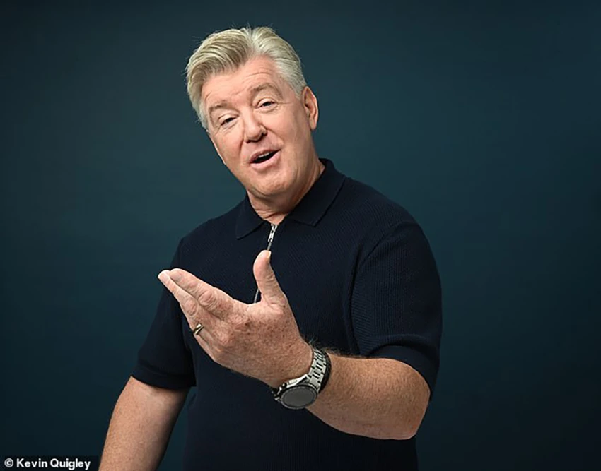 Geoff Shreeves là một phóng viên kỳ cựu có mối quan hệ rất rộng trong làng bóng đá Anh. ẢNH: KEVIN QUIGLEY Geoff Shreeves là một phóng viên kỳ cựu có mối quan hệ rất rộng trong làng bóng đá Anh. ẢNH: KEVIN QUIGLEY