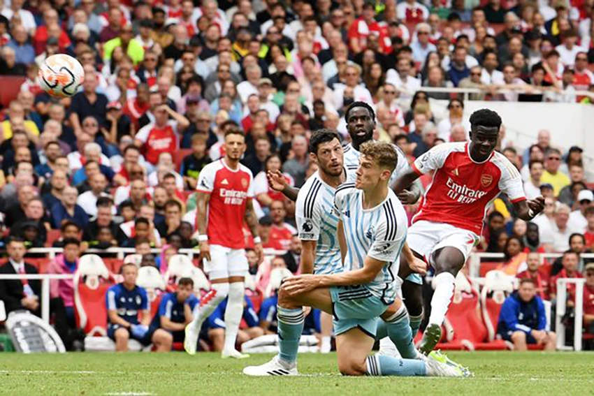 Saka ghi bàn thắng đầu tiên cho Arsenal tại Premier League mùa giải mới. ẢNH: GETTY Saka ghi bàn thắng đầu tiên cho Arsenal tại Premier League mùa giải mới. ẢNH: GETTY