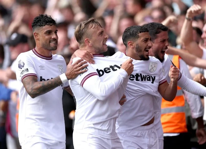 West Ham quyết tâm tạo nên địa chấn trên sân nhà Olympic. Ảnh: Getty