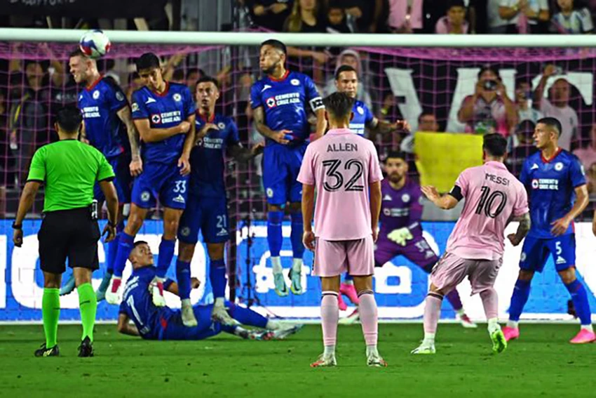 Messi "sắm vai đấng cứu thế" ở Inter Miami khi ghi rất nhiều bàn thắng và tạo nên cơn sốt tại Mỹ. ẢNH: GETTY Messi "sắm vai đấng cứu thế" ở Inter Miami khi ghi rất nhiều bàn thắng và tạo nên cơn sốt tại Mỹ. ẢNH: GETTY