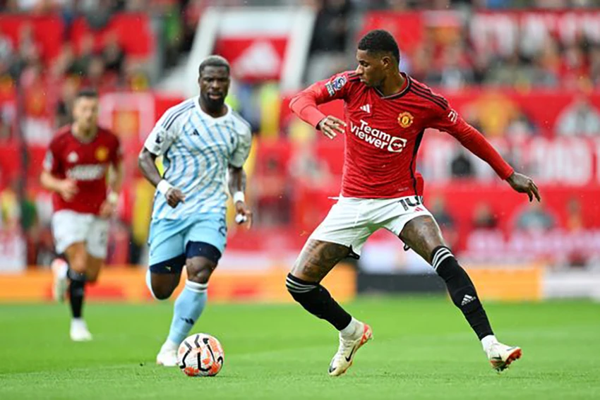 Rashford có 1 kiến tạo và 1 pha ngã trong vòng cấm đem về penalty cho MU. ẢNH: GETTY