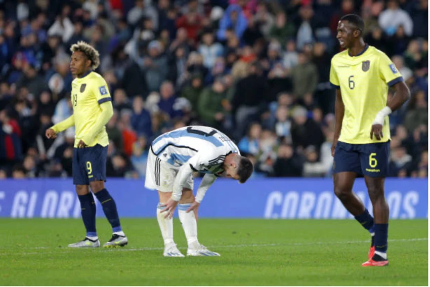Argentina thi đấu bế tắc trước Ecuador. Ảnh: GETTY Argentina thi đấu bế tắc trước Ecuador. Ảnh: GETTY