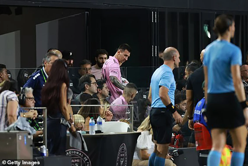 messi-alba.JPG