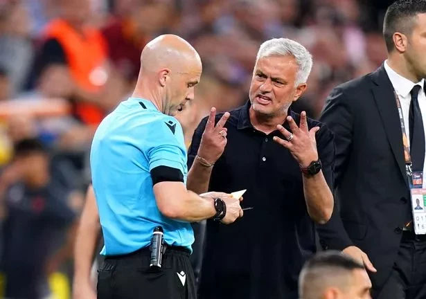 as-roma-mourinho-taylor.jpg