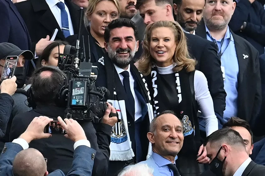 zidane-pif-newcastle.jpg