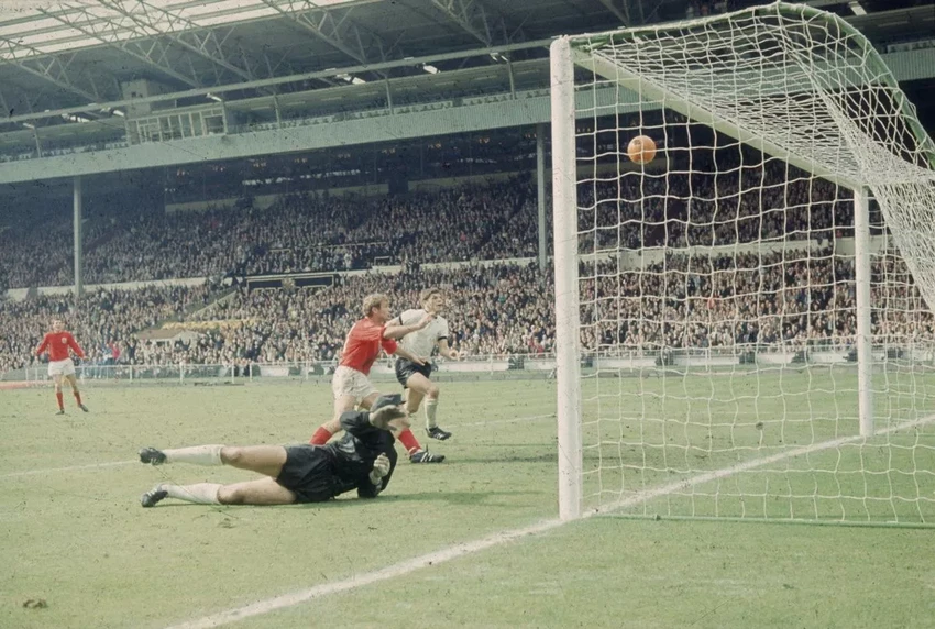 world-cup-1966-Hurst.jpg