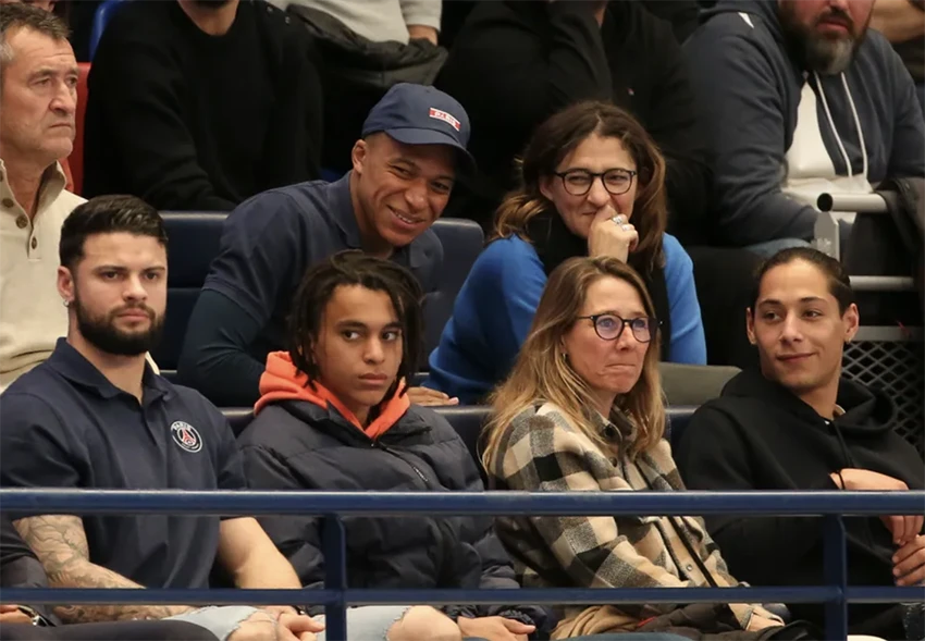 psg-Fayza-Lamari-kylian-mbappe.png