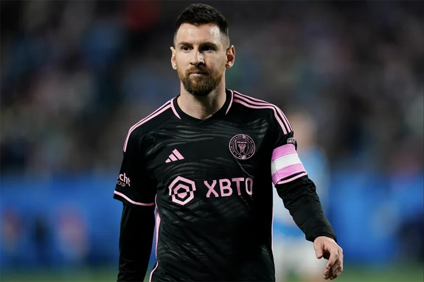 qua-bong-vang-lionel-messi.png