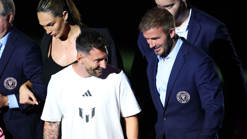 messi-beckham.jpeg