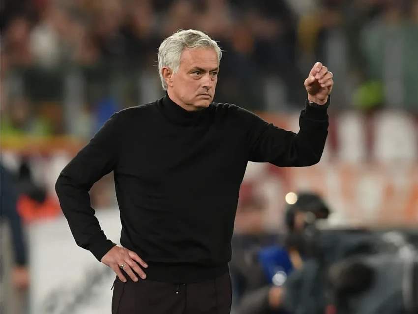 as-roma-jose-mourinho-8047.png