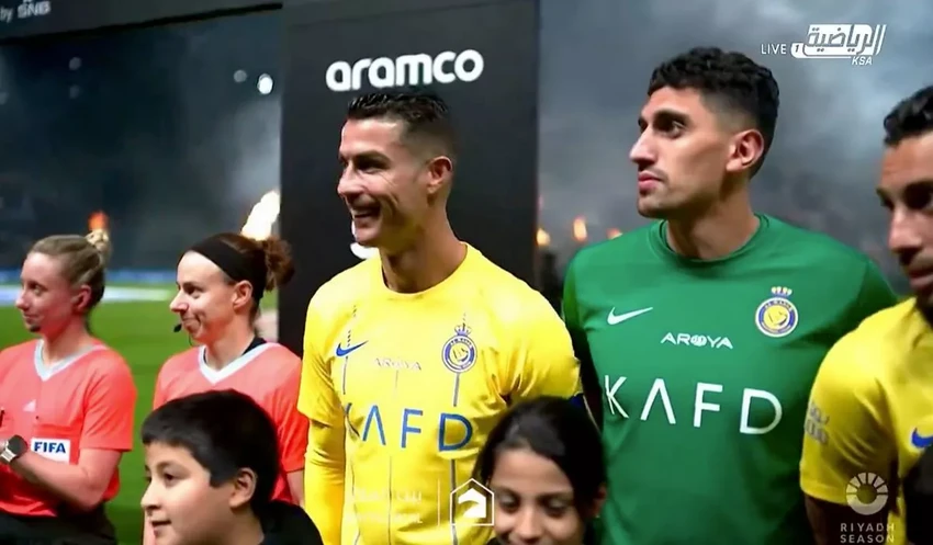 hanh-dong-cuc-soc-cua-cristiano-ronaldo.jpg