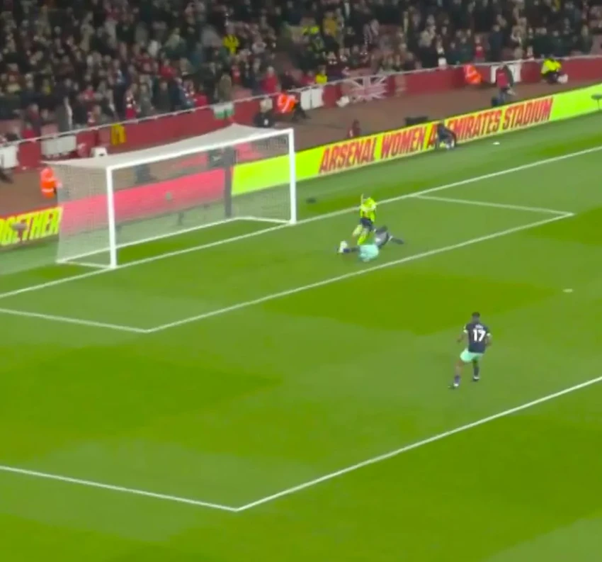 arsenal-Aaron-Ramsdale-premier-league.jpg