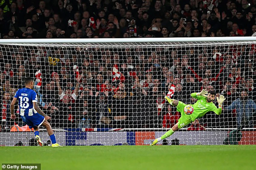 raya-arsenal.jpg