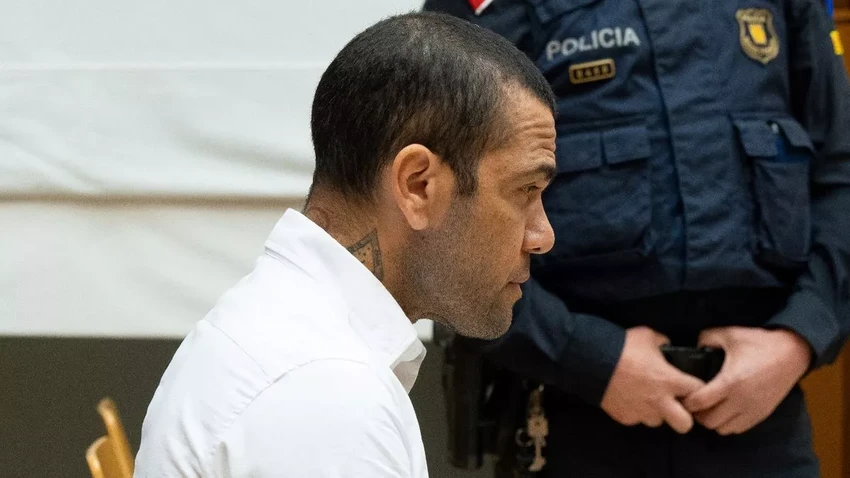 Alves ra tù