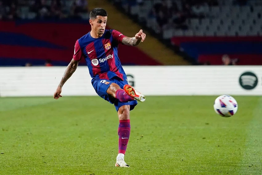 barcelona-joao-cancelo.jpg