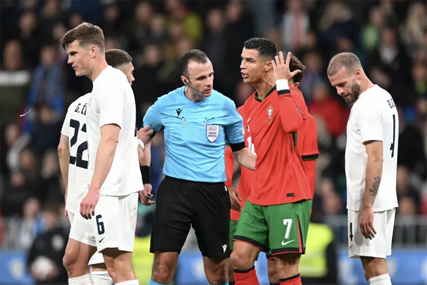ronaldo-slovenia-bo-dao-nha.png