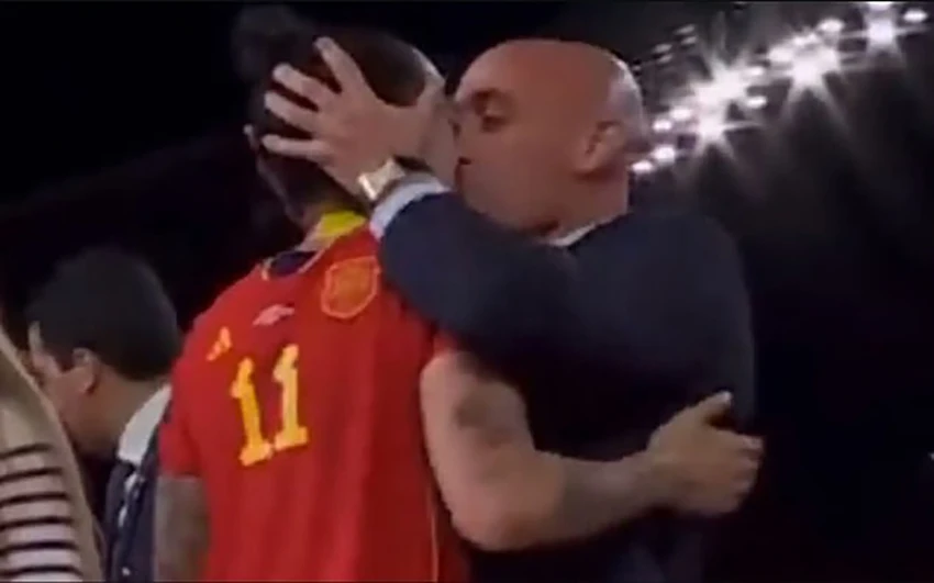 nu-hon-than-chet.jpg