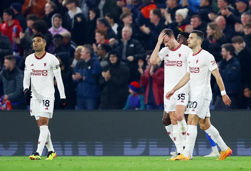 Khủng hoảng nhân sự ở hàng thủ, MU thua tan nát trước Crystal Palace. Ảnh: Getty