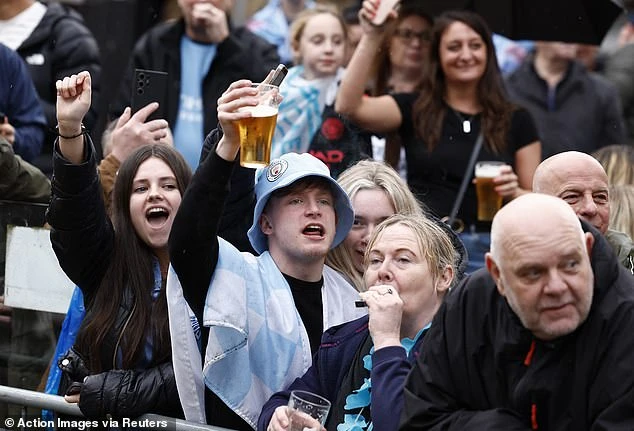 man-city-dieu-hanh-premier-league-10.jpg
