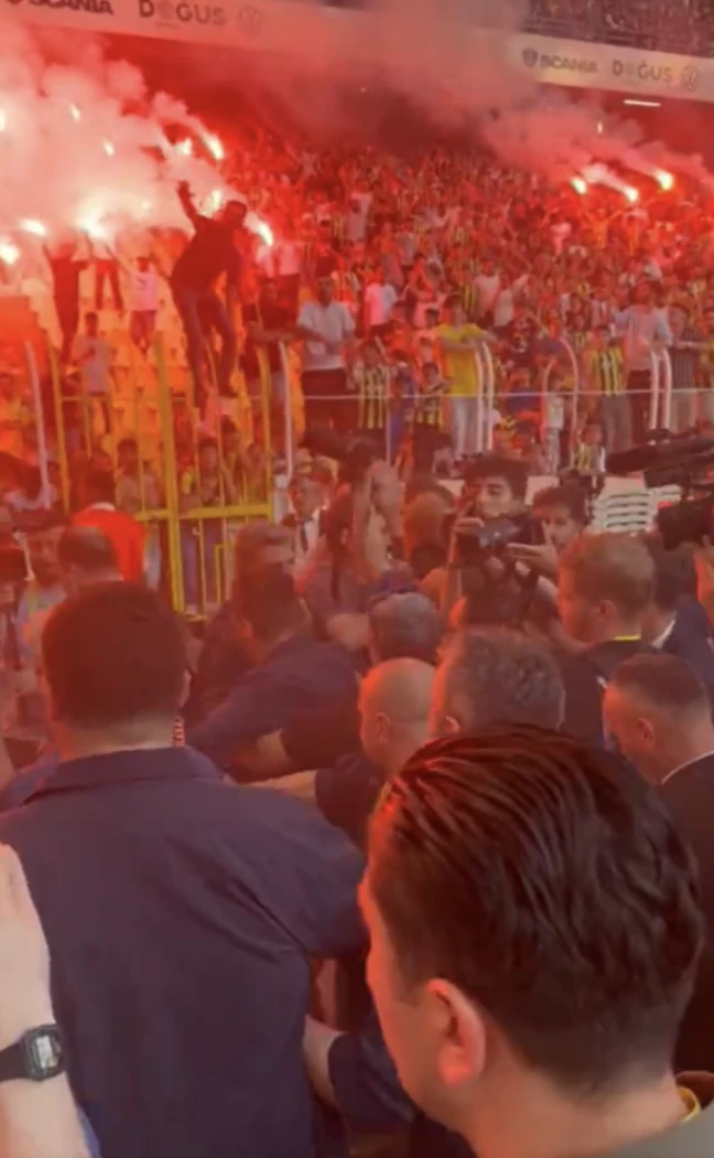 Fenerbahce-dien-cuong-vi-mourinho.png