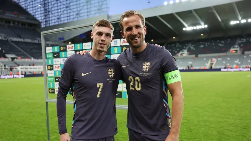 Southgate từ chối yêu cầu đá phạt đền của Kane