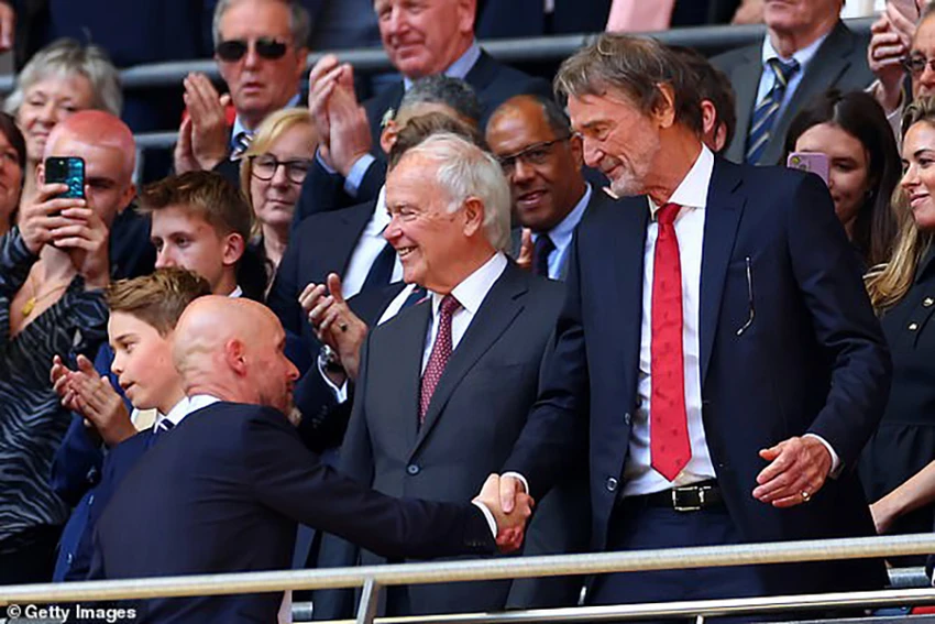 mu-dam-phan-voi-hlv-tuchel.jpg