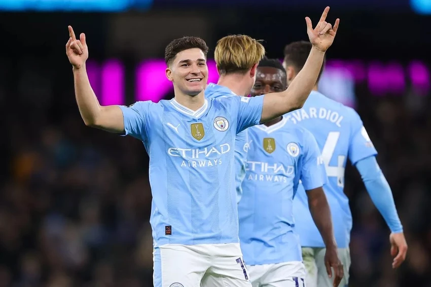 alvarez-man-city.jpg