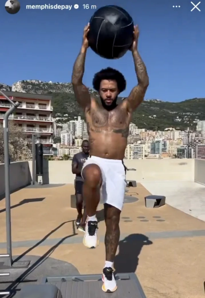 bacrelona-depay.png