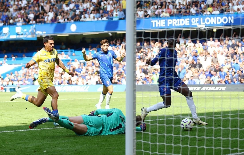 Chelsea mất điểm