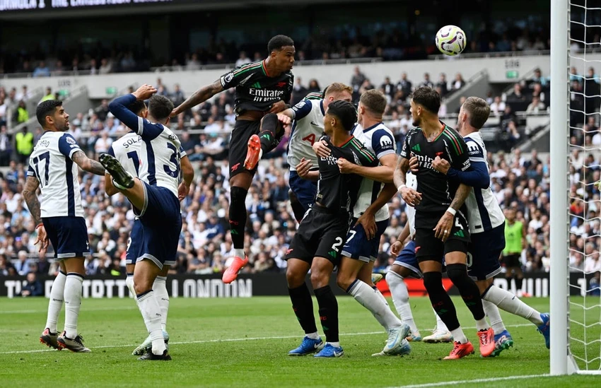 Arsenal nhọc nhằn thắng trận derby London