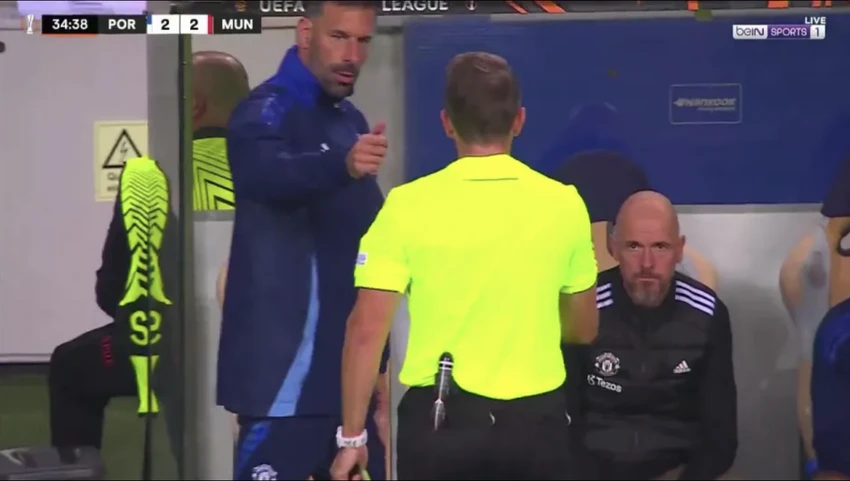 phan-ung-mia-mai-cua-Nistelrooy.png