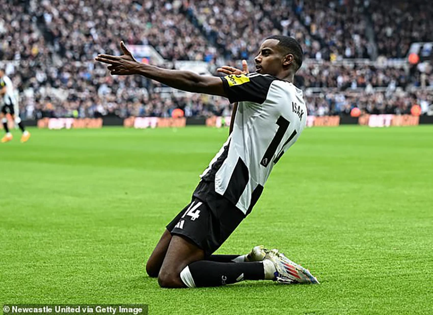 Isak-newcastle.jpg