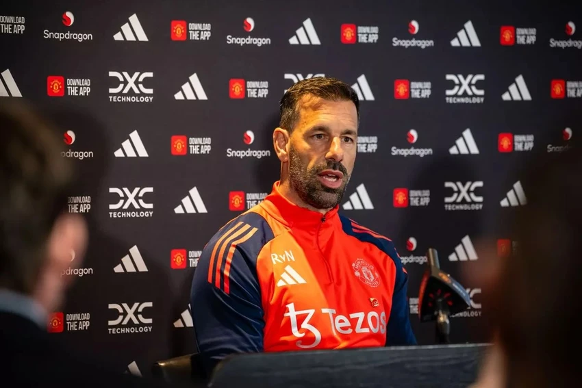 mu-van-nistelrooy.jpg