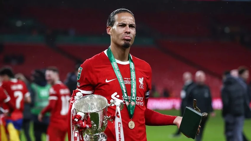 liverpool-ban-ket-carabao-cup.jpg