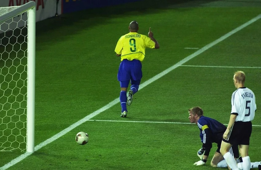 ronaldo-kahn-world-cup.jpg