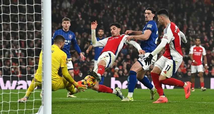 trở lại quỹ đạo chiến thắng,Arsenal