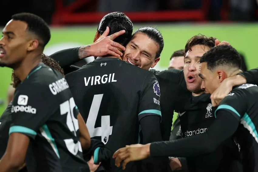 PREMIER-LEAGUE-LIVERPOOL-VO-DICH.jpg