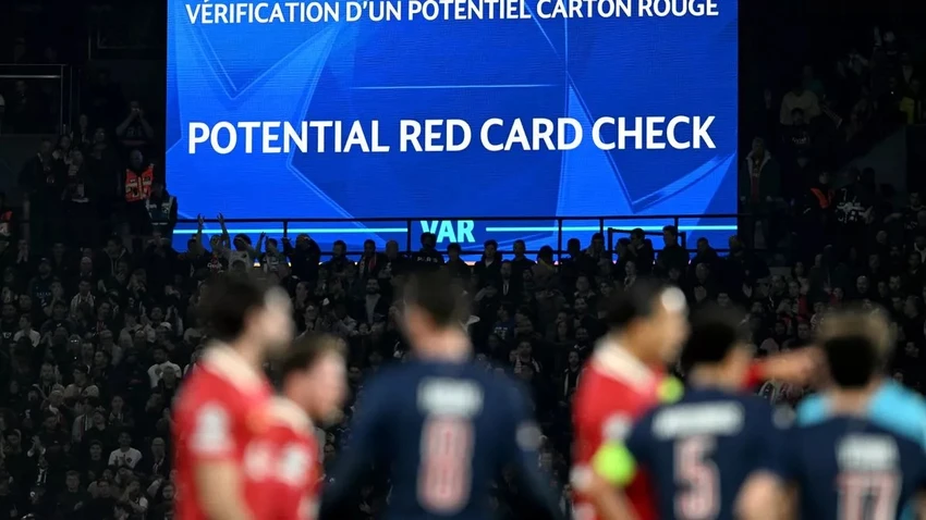 Liverpool thắng may mắn khó tin,LIVERPOOL,VAR