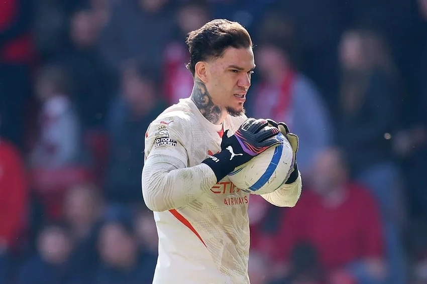 man-city-ederson.jpg