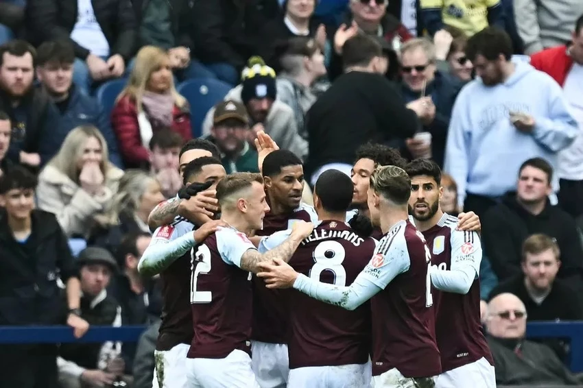 mu-aston-villa-marcus-rashford.jpg